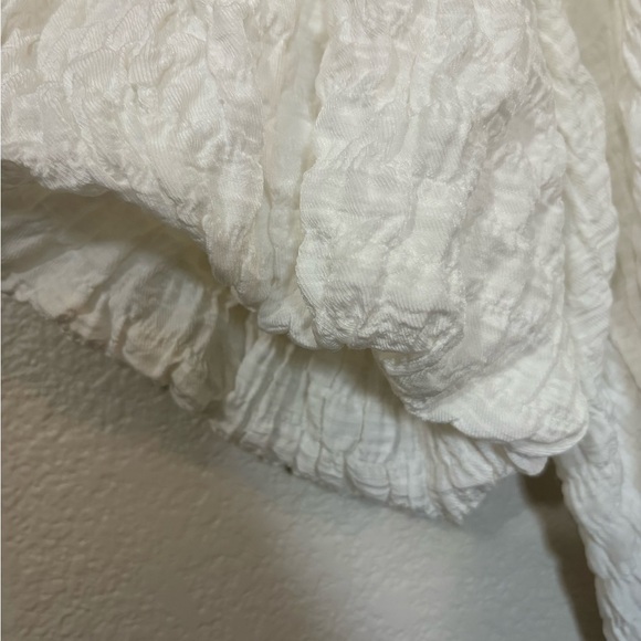 Mittoshop white size small Lagenlook v neck top w/ balloon sleeves. Raw edges - Picture 13 of 15